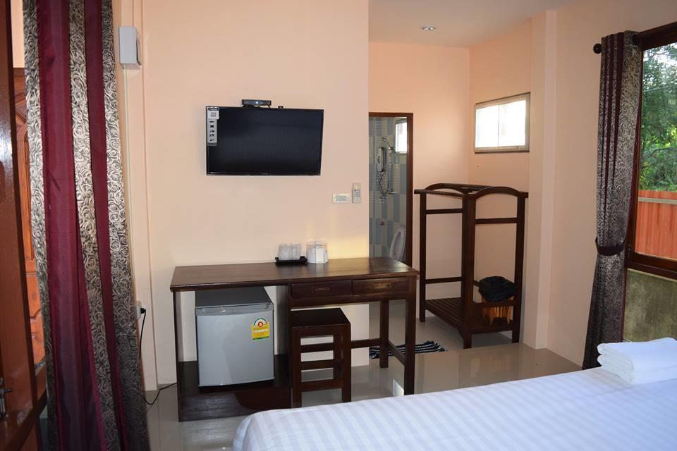 Hotel Bansuansiriwat à Ban Tak Extérieur photo