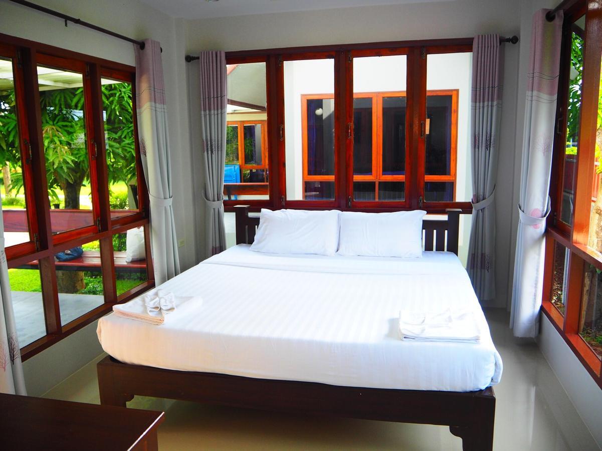 Hotel Bansuansiriwat à Ban Tak Extérieur photo