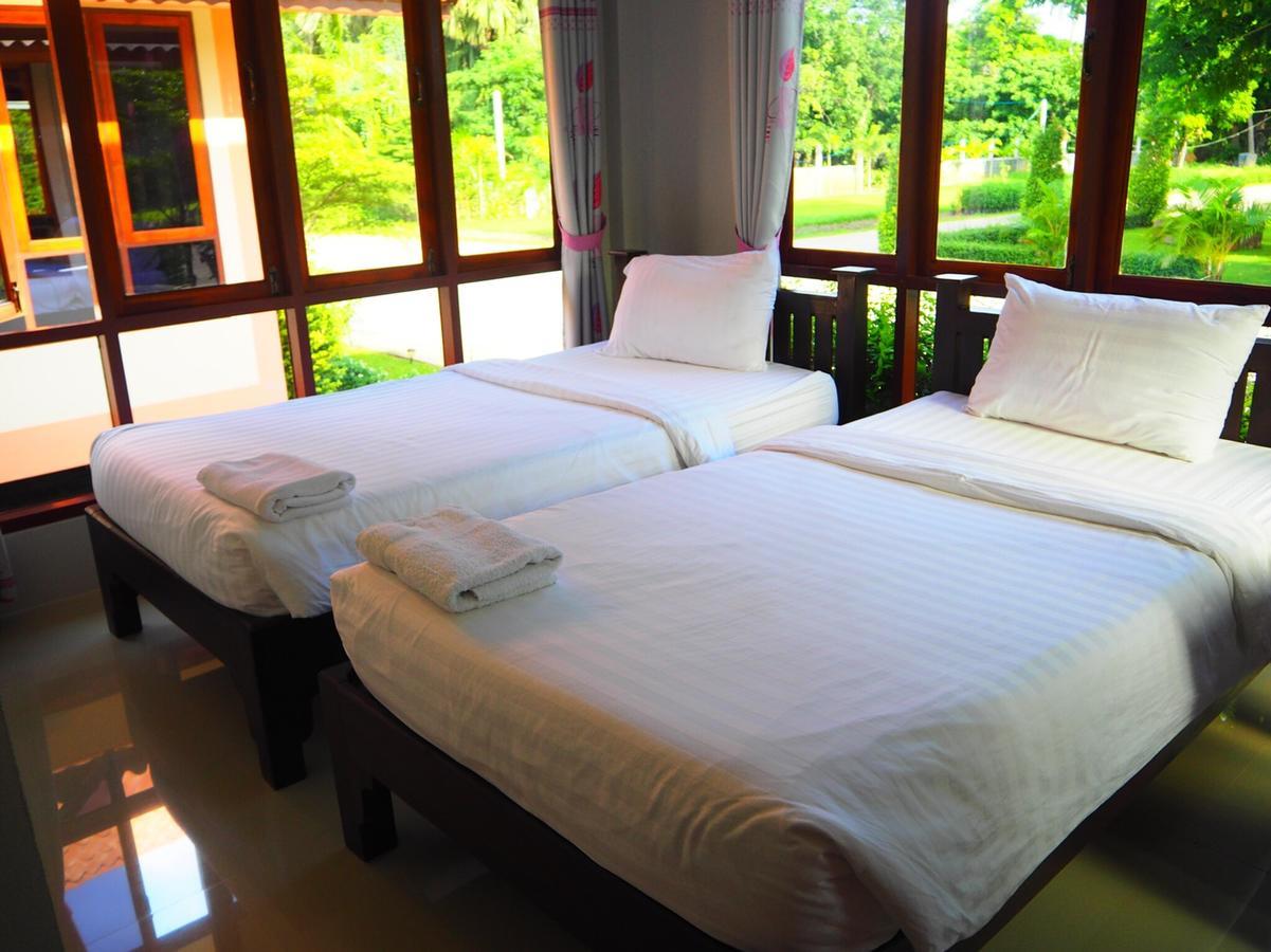 Hotel Bansuansiriwat à Ban Tak Extérieur photo